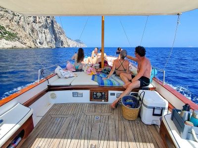 Excursion en bateau d’une demi-journée depuis Porto San Paolo